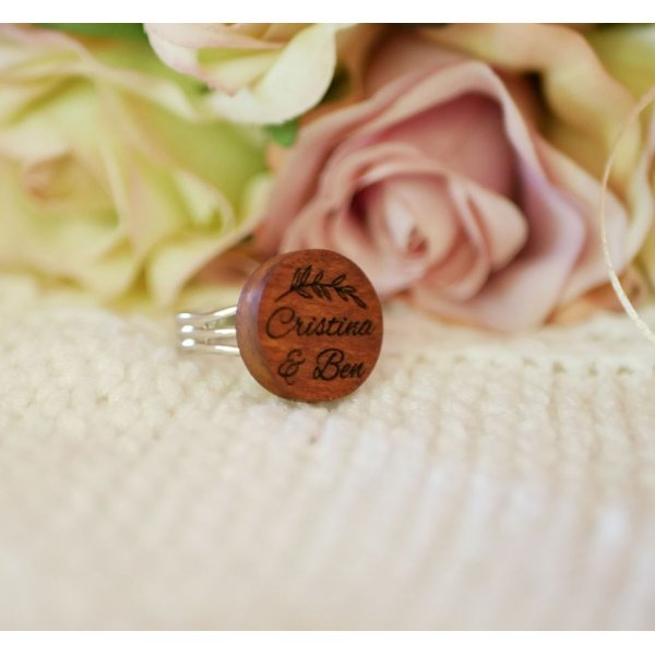 Bague au cabochon bois personnalisé par gravure