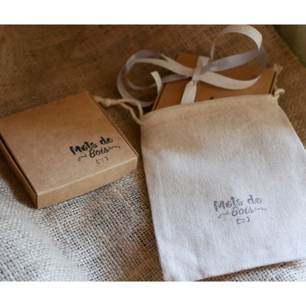 Boutons de manchette bois aux coeurs peints