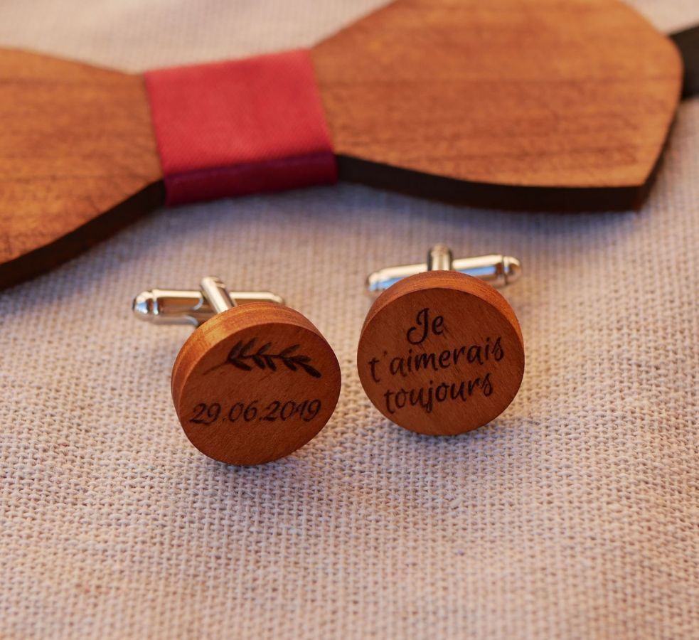 Boutons manchette en bois Merisier ronds à graver 18mm