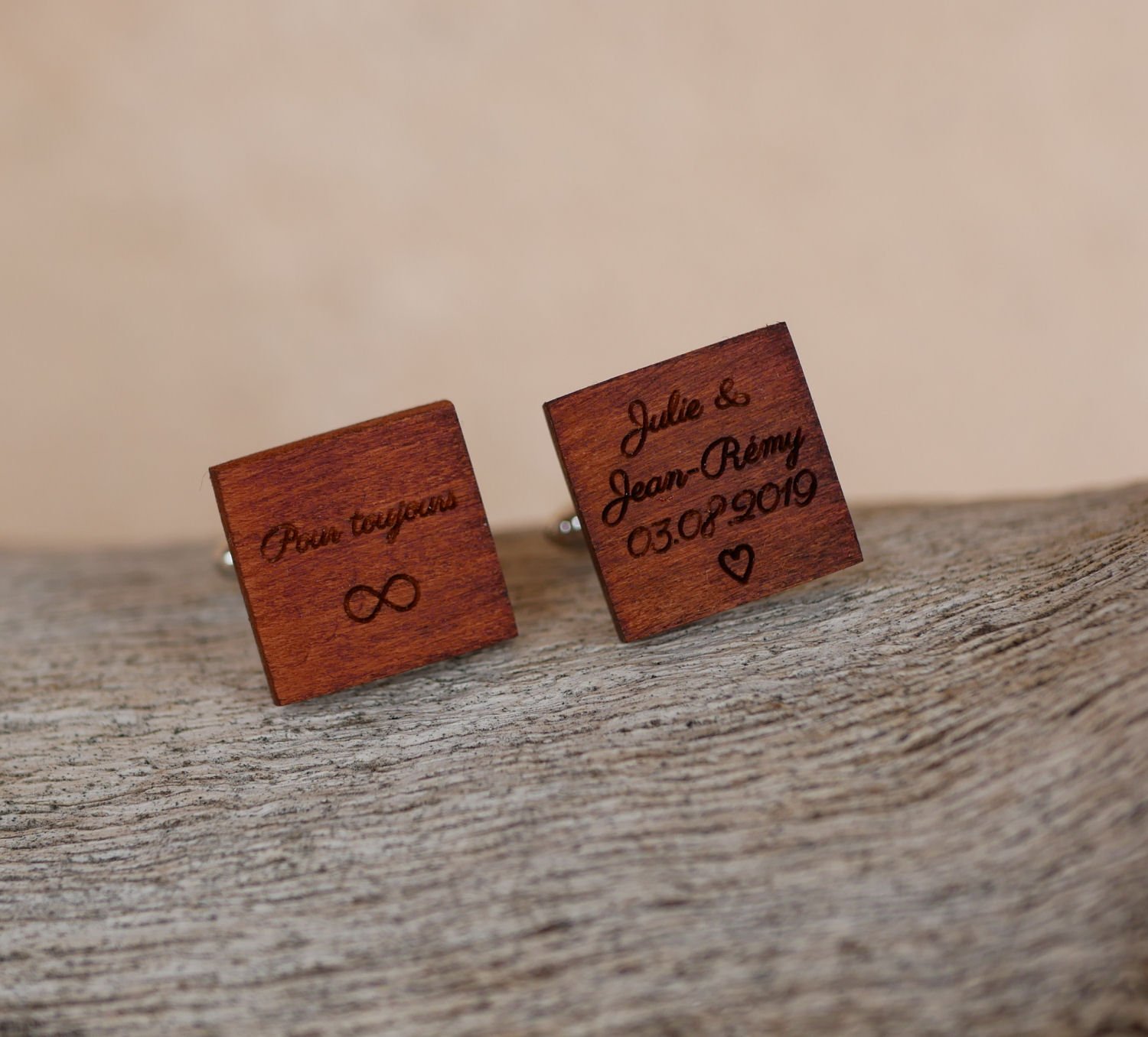 Boutons manchette en bois merisier carré à personnaliser