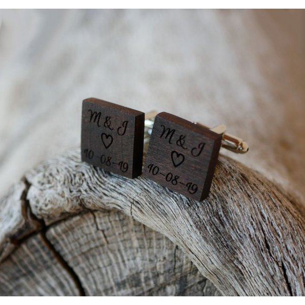 Boutons manchette en bois merisier carré à personnaliser
