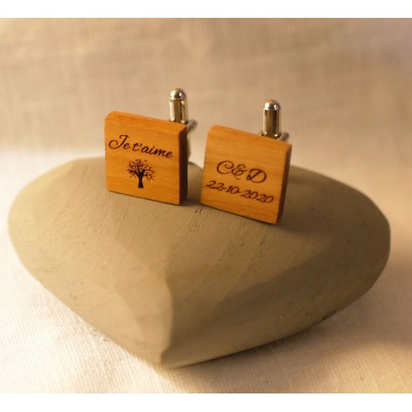 Boutons manchette en bois merisier carré à personnaliser