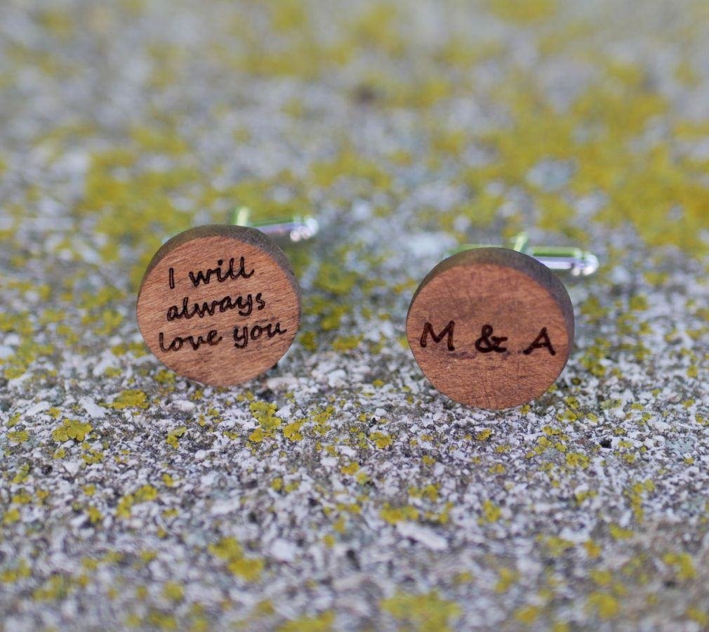 Boutons manchette en bois Noyer ronds à graver de 18mm