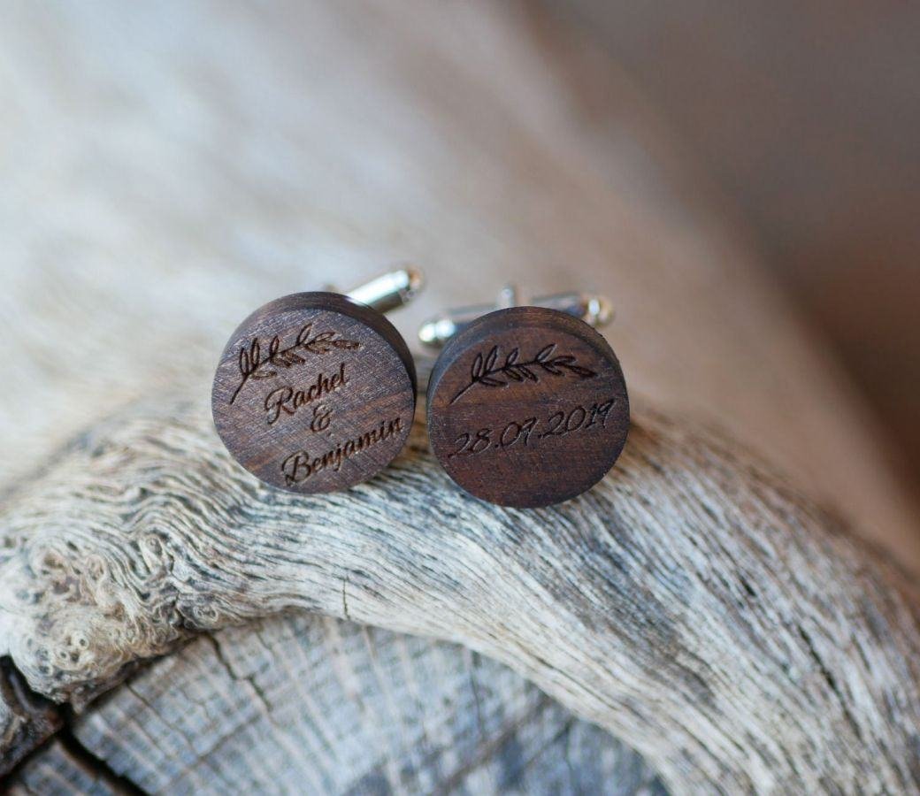 Boutons manchette en bois Noyer ronds à graver de 18mm