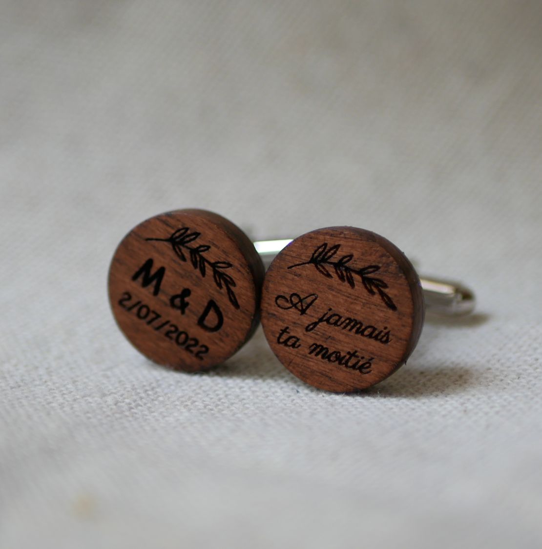 Boutons manchette en bois Noyer ronds à graver de 18mm