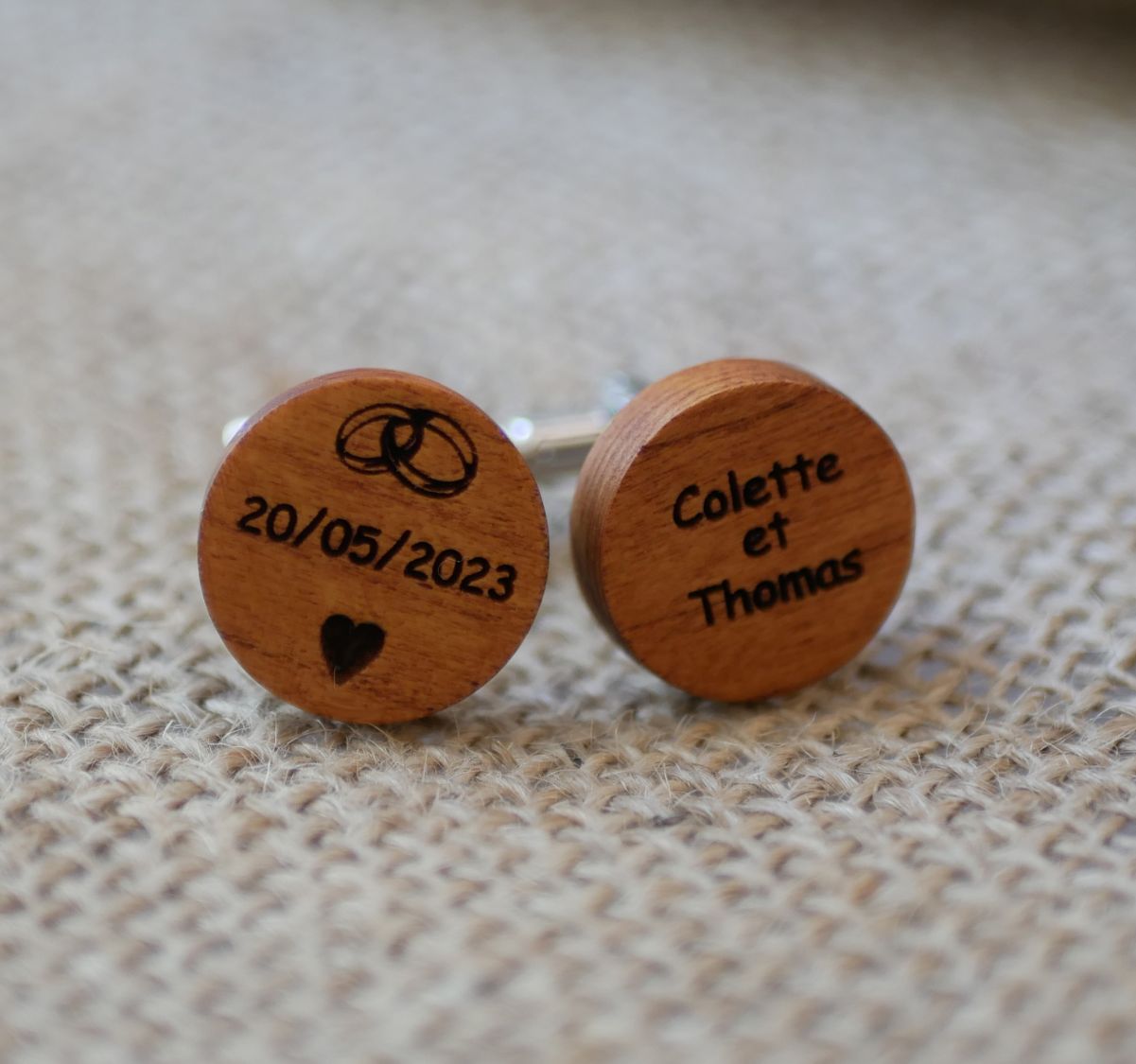 Boutons manchette en bois Noyer ronds à graver de 18mm