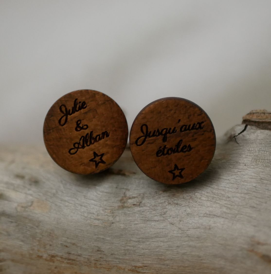 Boutons manchette en bois Noyer foncé ronds à graver de 18mm