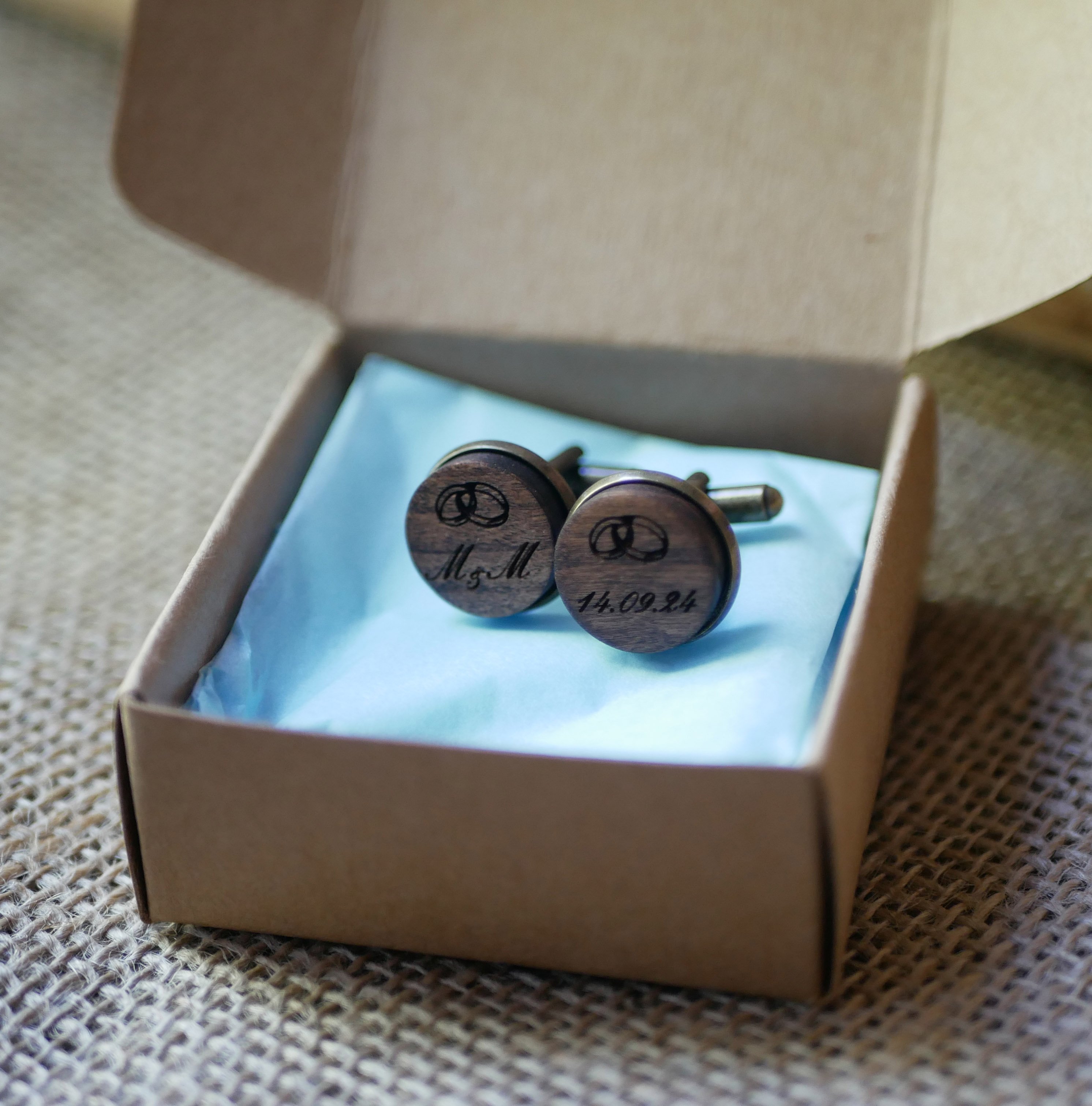 Boutons de manchette bois serti bronze vieilli 16 mm personnalisable