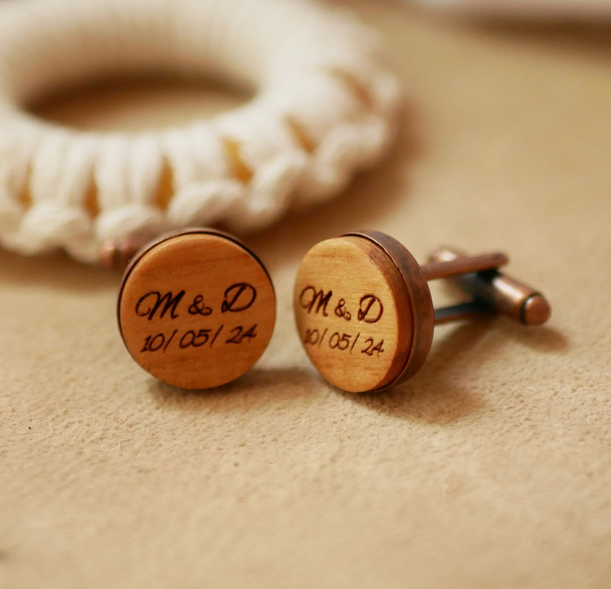 Boutons de manchette bois serti cuivre vieilli 16 mm personnalisable