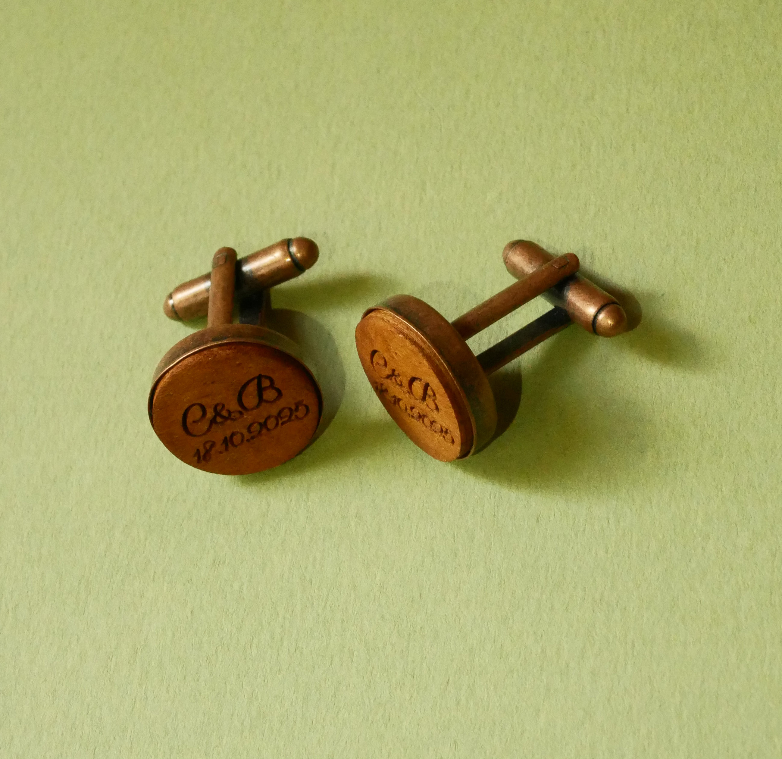Boutons de manchette bois serti cuivre vieilli 16 mm personnalisable