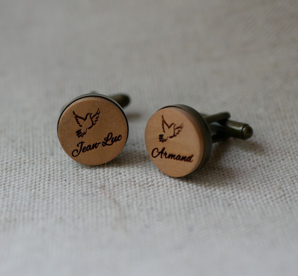 Boutons de manchette bois serti bronze vieilli 16 mm personnalisable