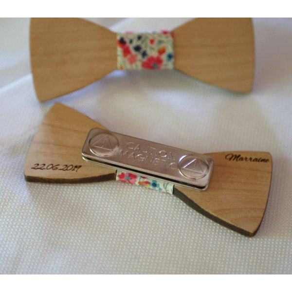 Broche mini noeud pap en bois à personnaliser