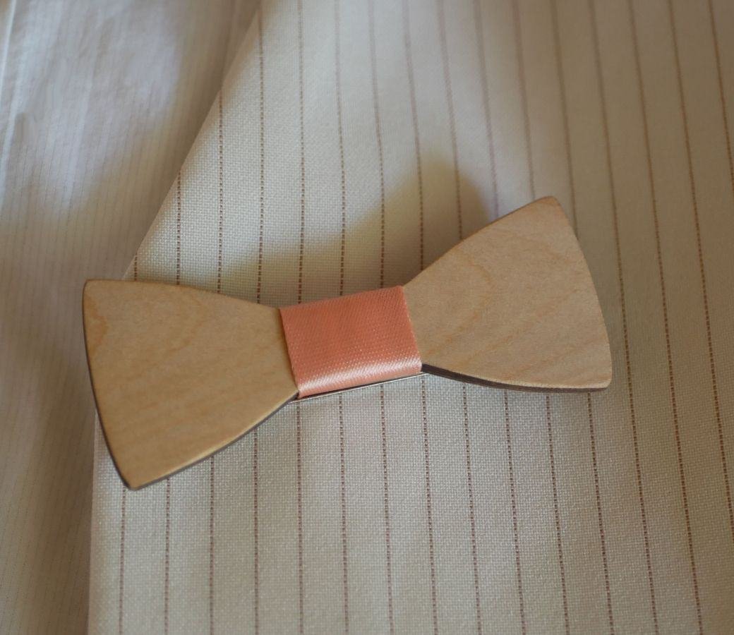 Broche mini noeud pap en bois à personnaliser