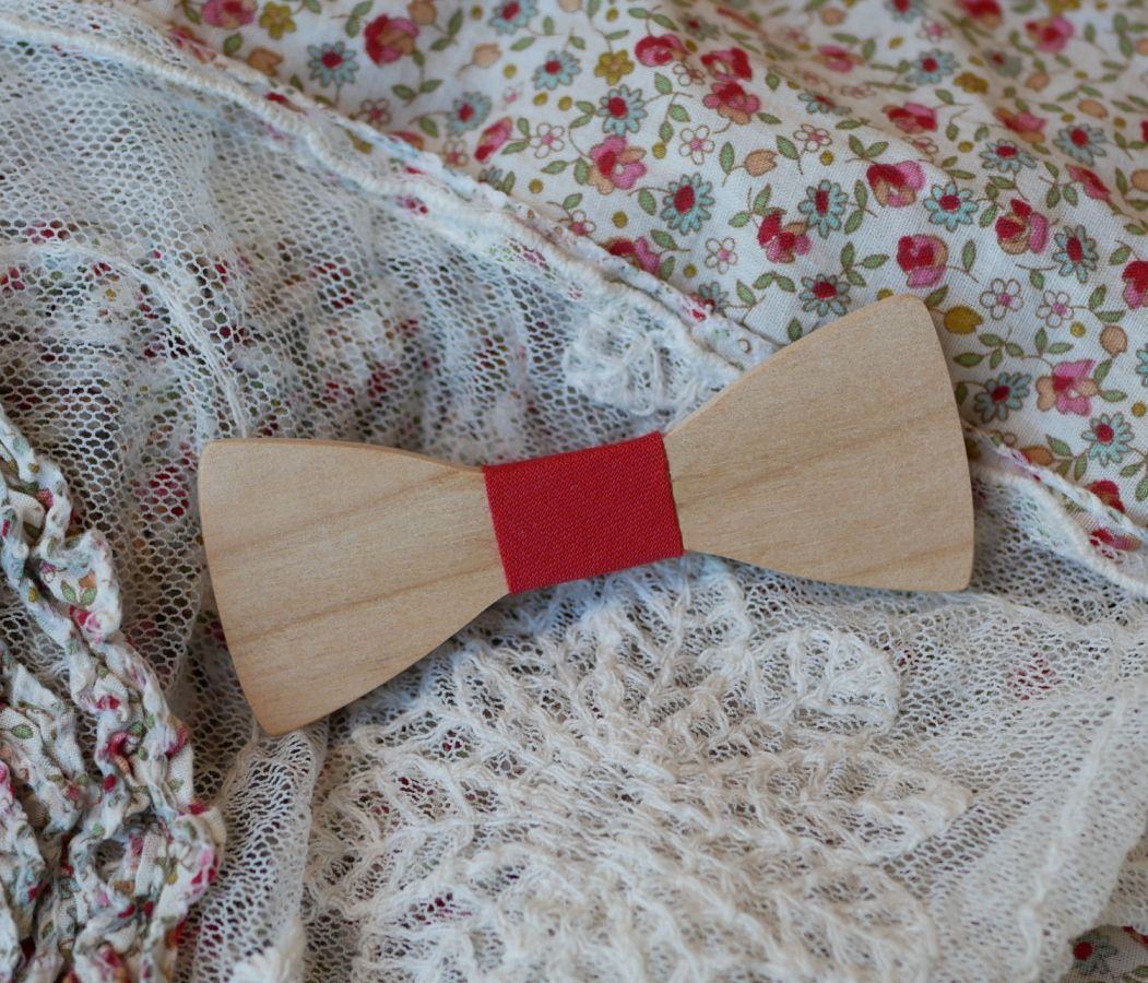 Broche mini noeud pap en bois à personnaliser