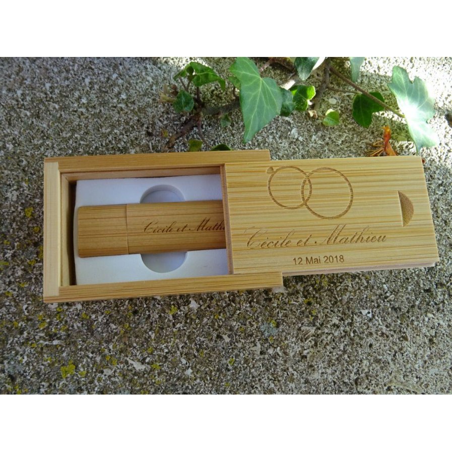 Clé Usb 16 Go dans coffret bois bambou à personnaliser par gravure pour un mariage