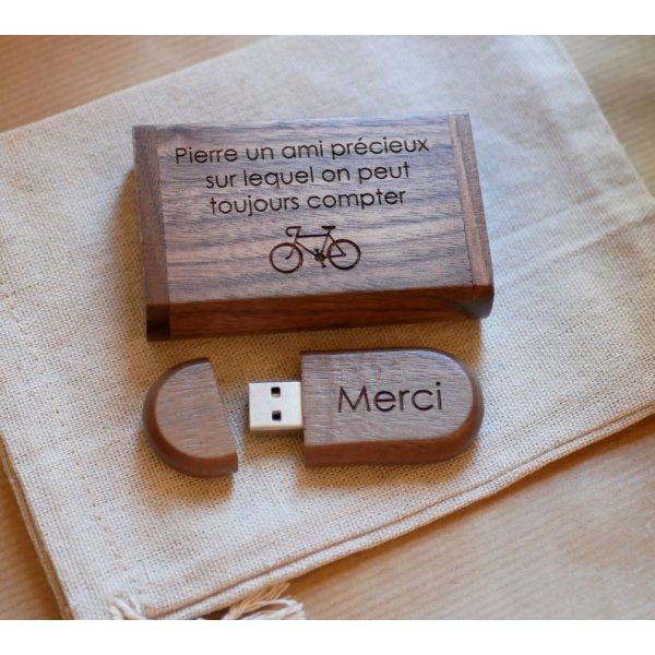Coffret et Clé Usb 3.0 bois noyer 32 Go personnalisable