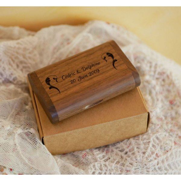 Coffret et Clé Usb 3.0 bois noyer 32 Go personnalisable