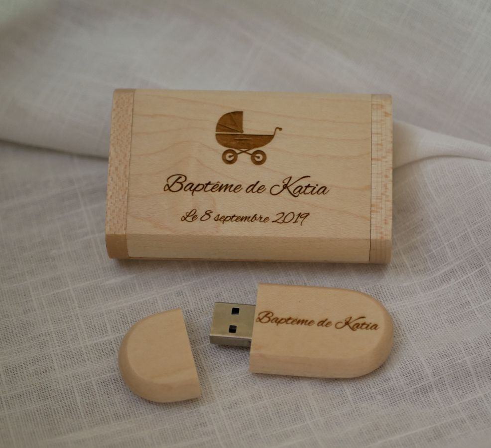 Clé Usb 32 Go 2.0 dans coffret personnalisé bois clair d'érable