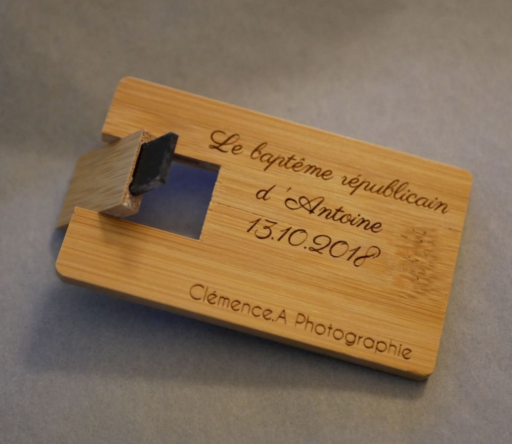 Clé USB 32 Go Carte en bois bambou carbonisé à personnaliser par gravure