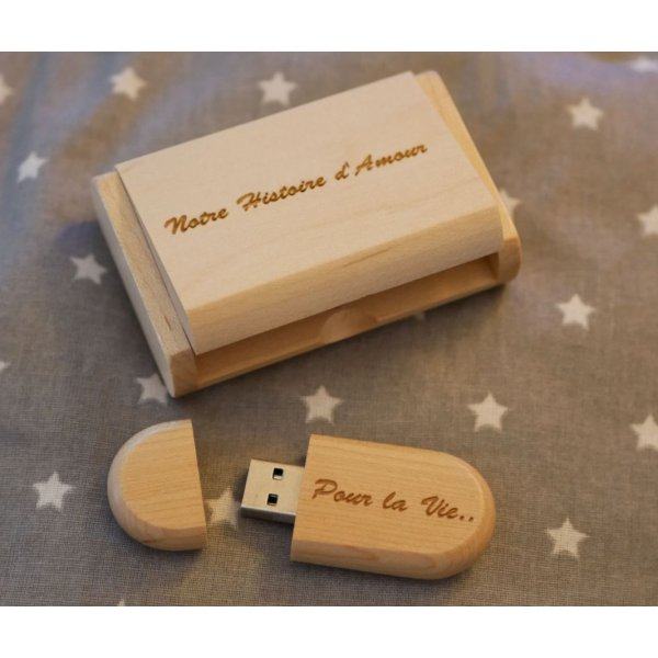 Clé Usb 32 Go 2.0 dans coffret personnalisé bois clair d'érable