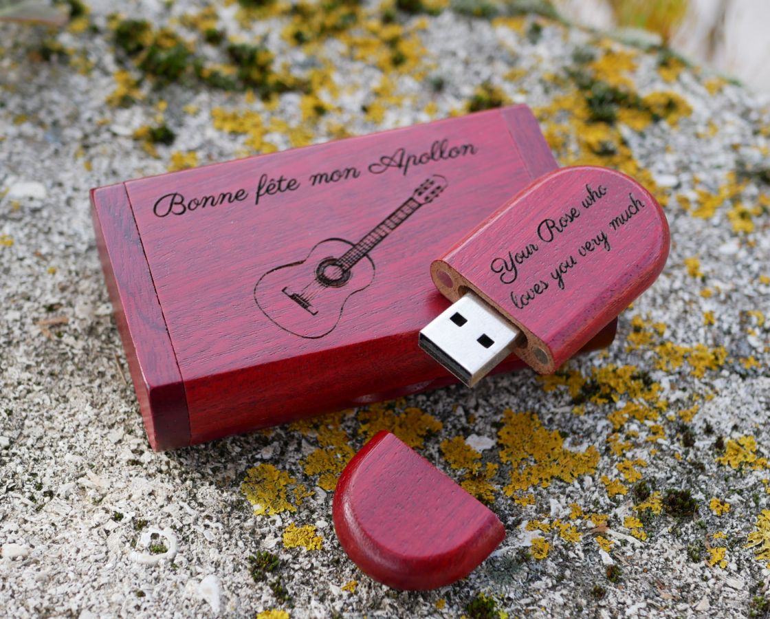 Clé Usb 32 Go 3.0 bois rouge dans coffret à personnaliser par gravure