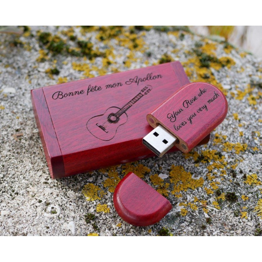 Clé Usb 32 Go 3.0 bois rouge dans coffret à personnaliser par gravure