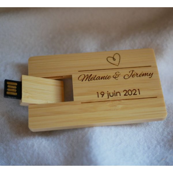 Clé USB 32 Go Carte en bois bambou à personnaliser par gravure