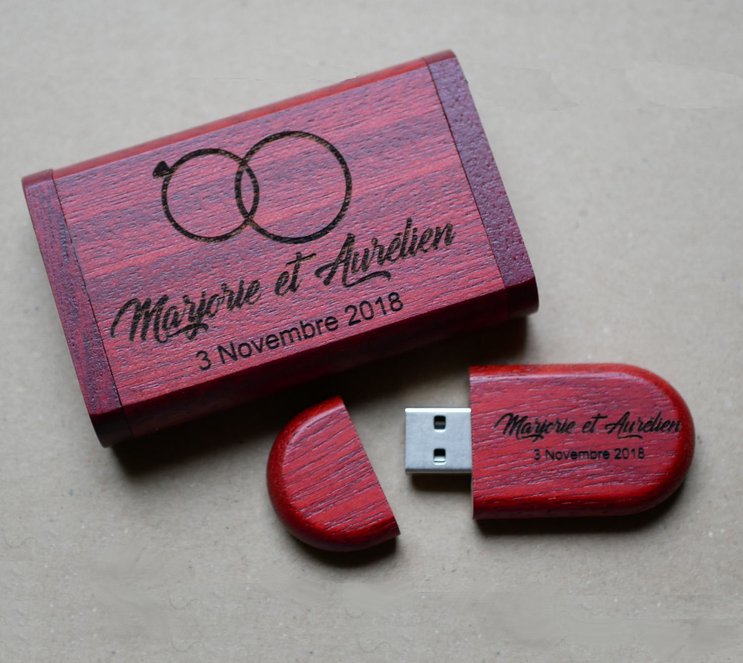 Clé Usb 32 Go 3.0 bois rouge dans coffret à personnaliser par gravure