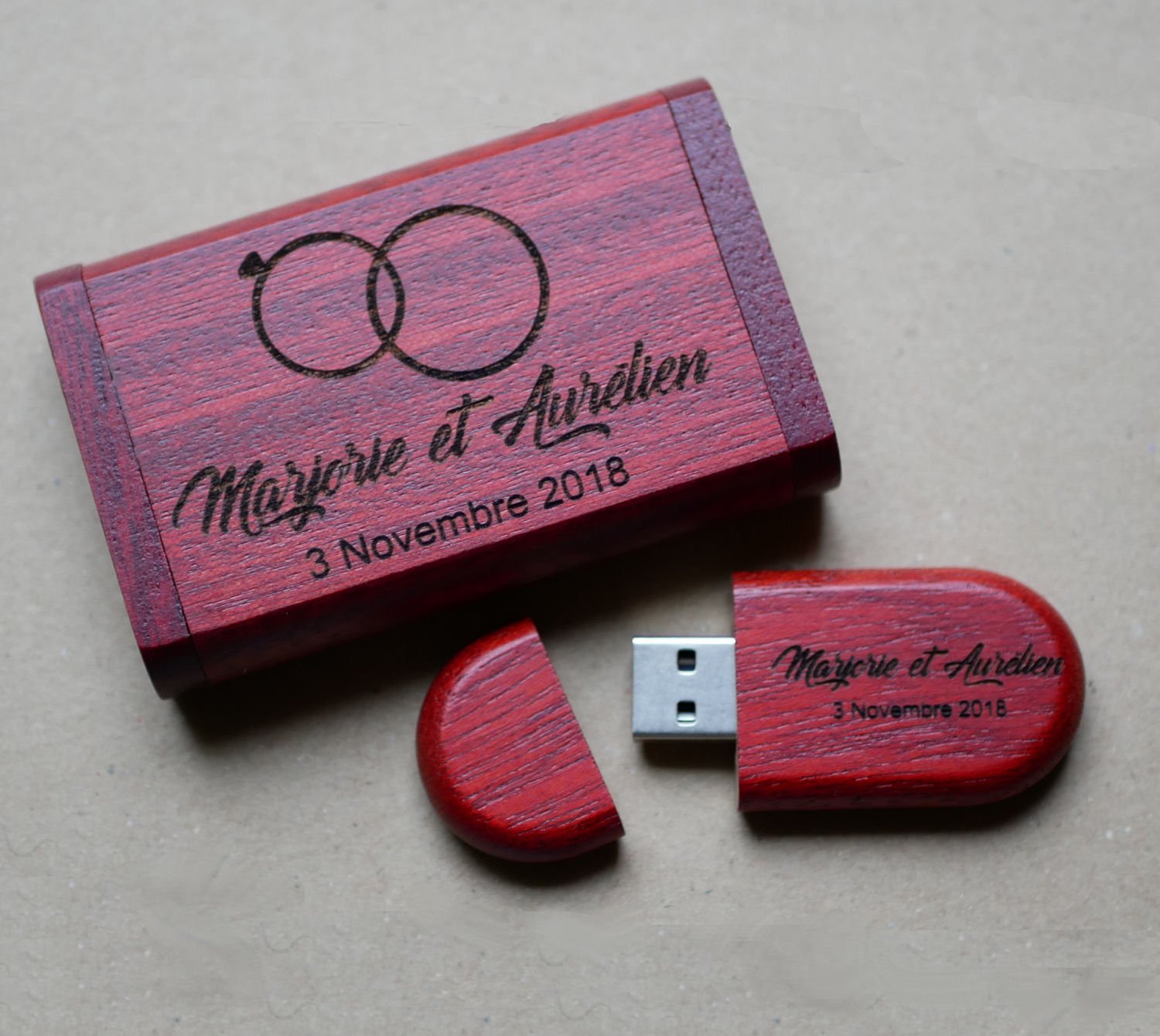 Cl&eacute; Usb 32 Go 3.0 bois rouge dans coffret &agrave; personnaliser par gravure