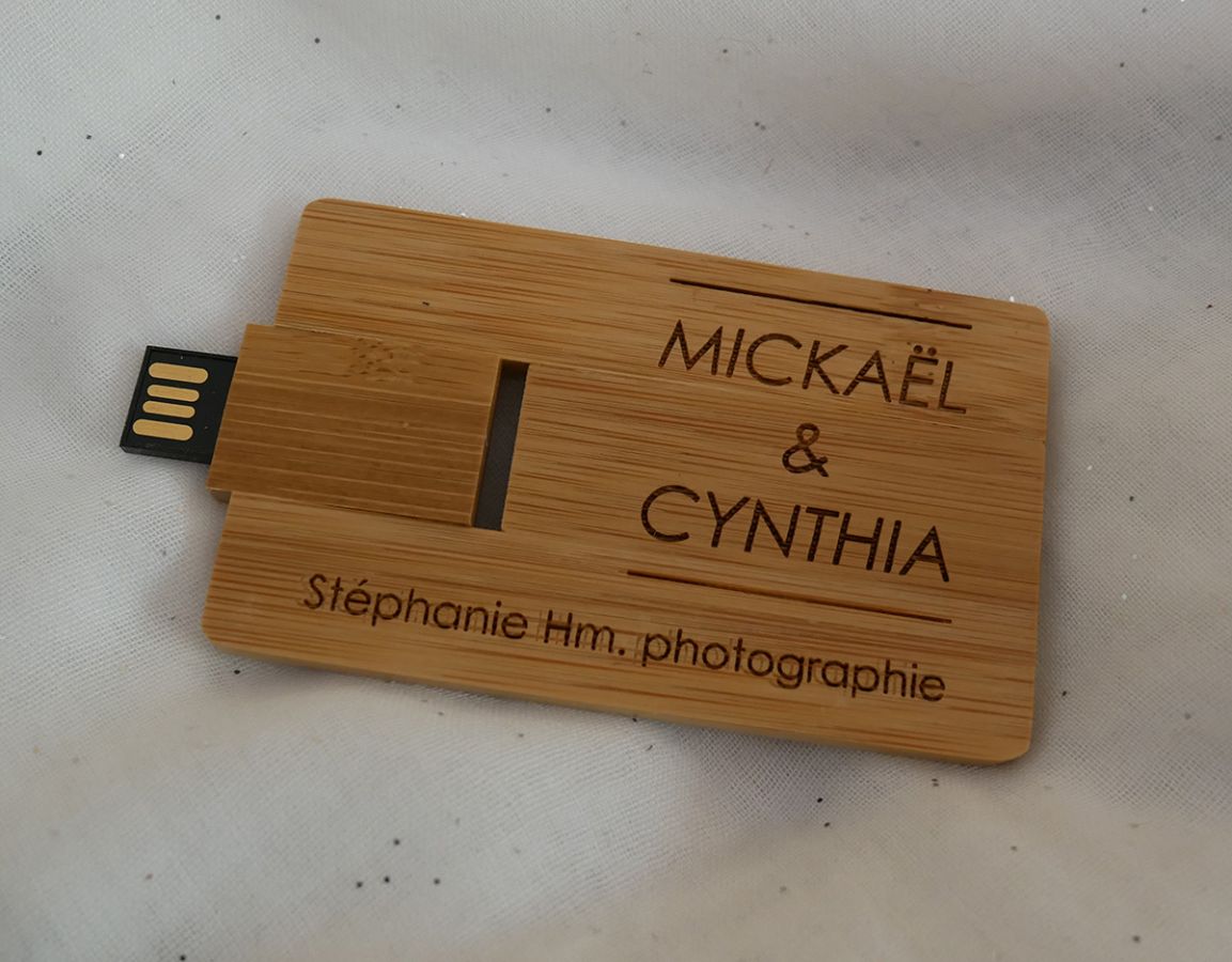 Clé USB 32 Go Carte en bois bambou carbonisé à personnaliser par gravure
