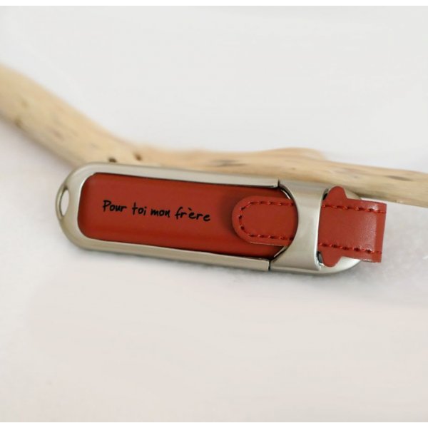Clé USB 32Gb en étui en cuir marron à personnaliser