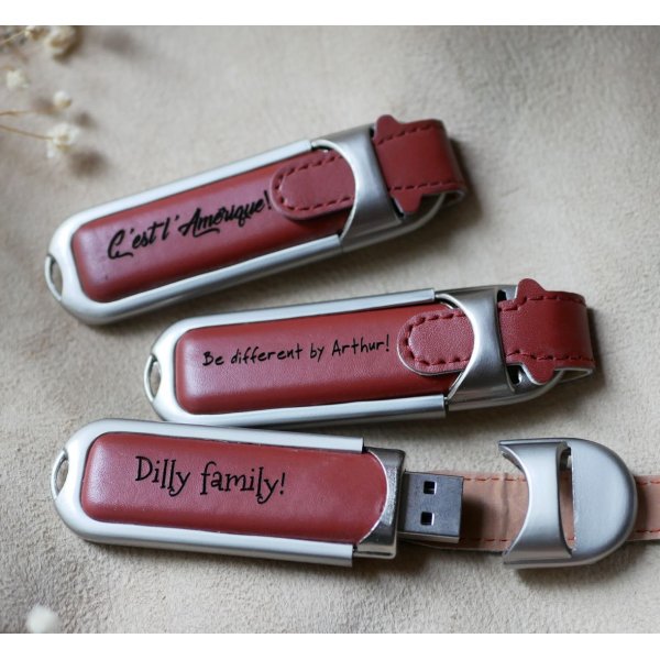 Cl&eacute; USB 32Gb en &eacute;tui en cuir marron &agrave; personnaliser