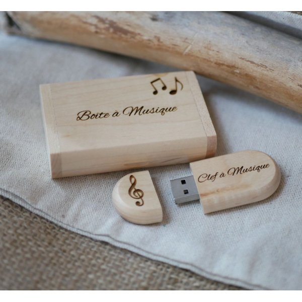 Cl&eacute; Usb 64 Go 3.0 dans coffret personnalis&eacute; bois clair d'&eacute;rable