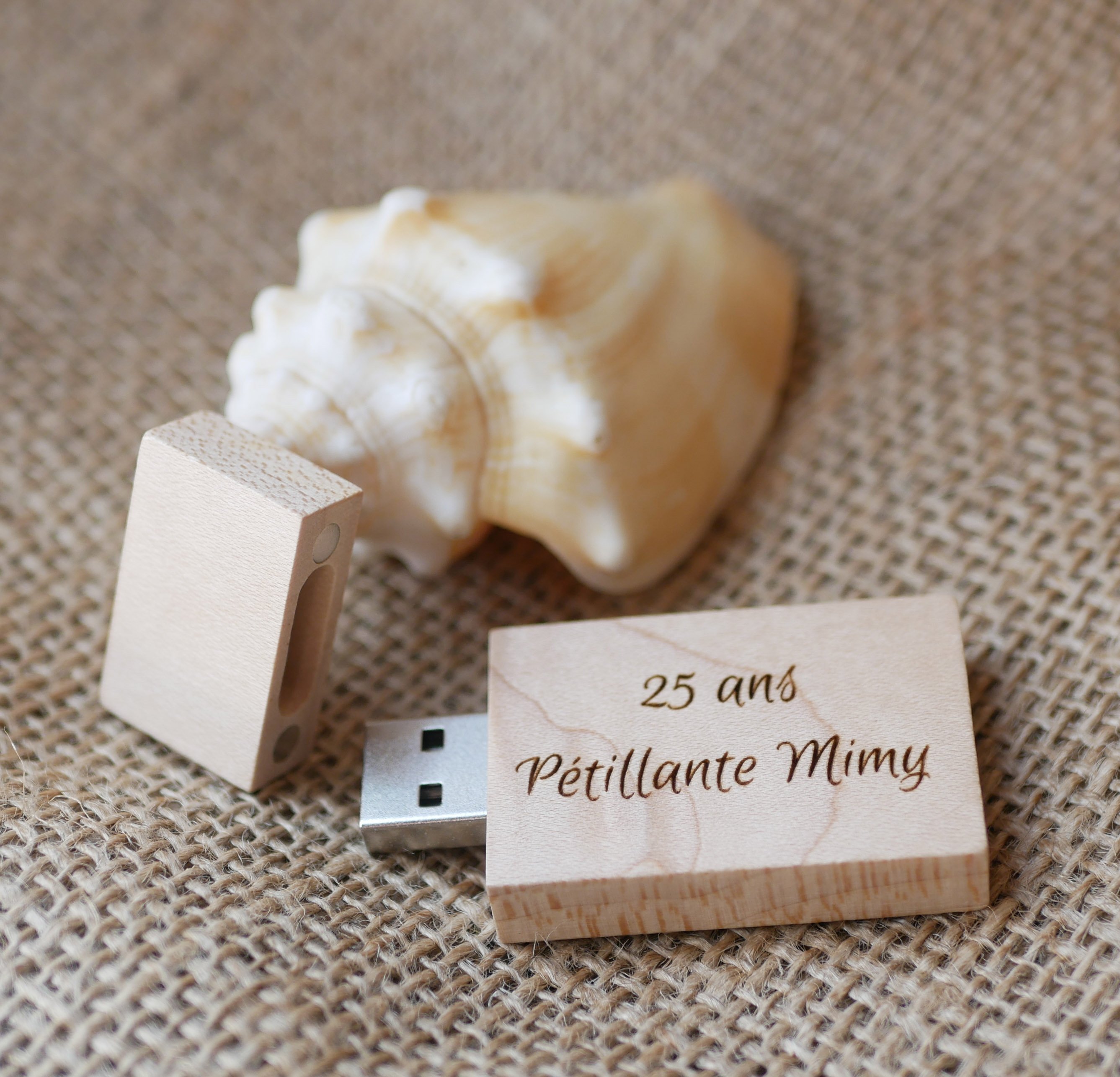 Clé USB en bois 32 Go rectangulaire à personnaliser par gravure