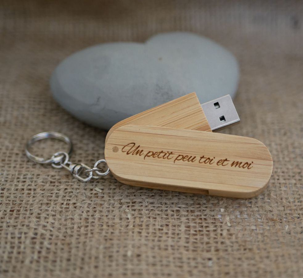 Clé USB bois bambou 32 Go en porte clef à graver et personnaliser