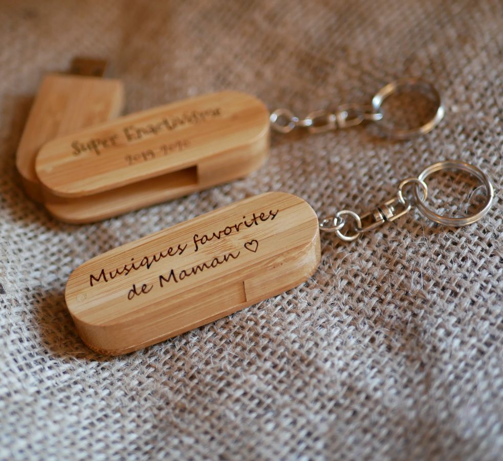 Clé USB bois bambou 32 Go en porte clef à graver et personnaliser