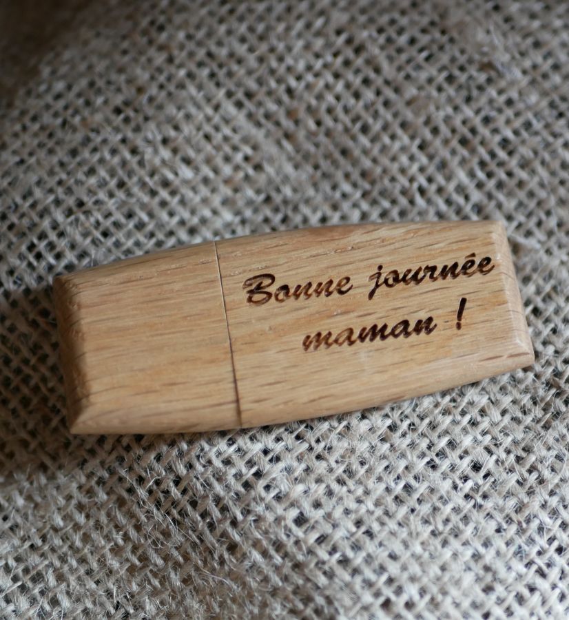 Clé USB en bois  à personnaliser par gravure