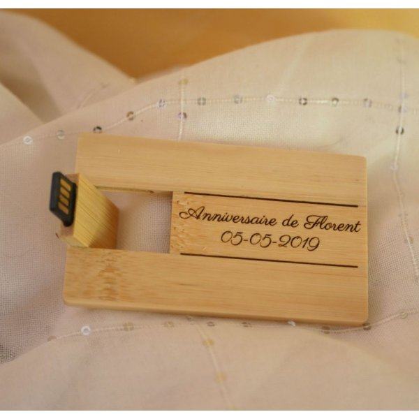 Clé USB 32 Go Carte en bois bambou à personnaliser par gravure