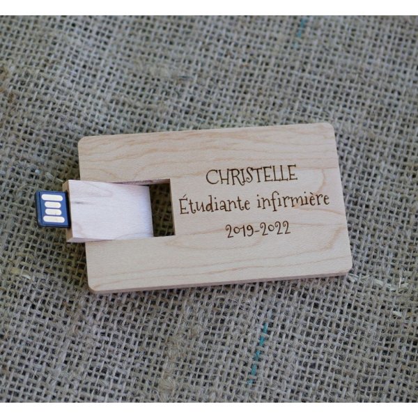 Clé USB carte en bois d'érable gravée à personnaliser