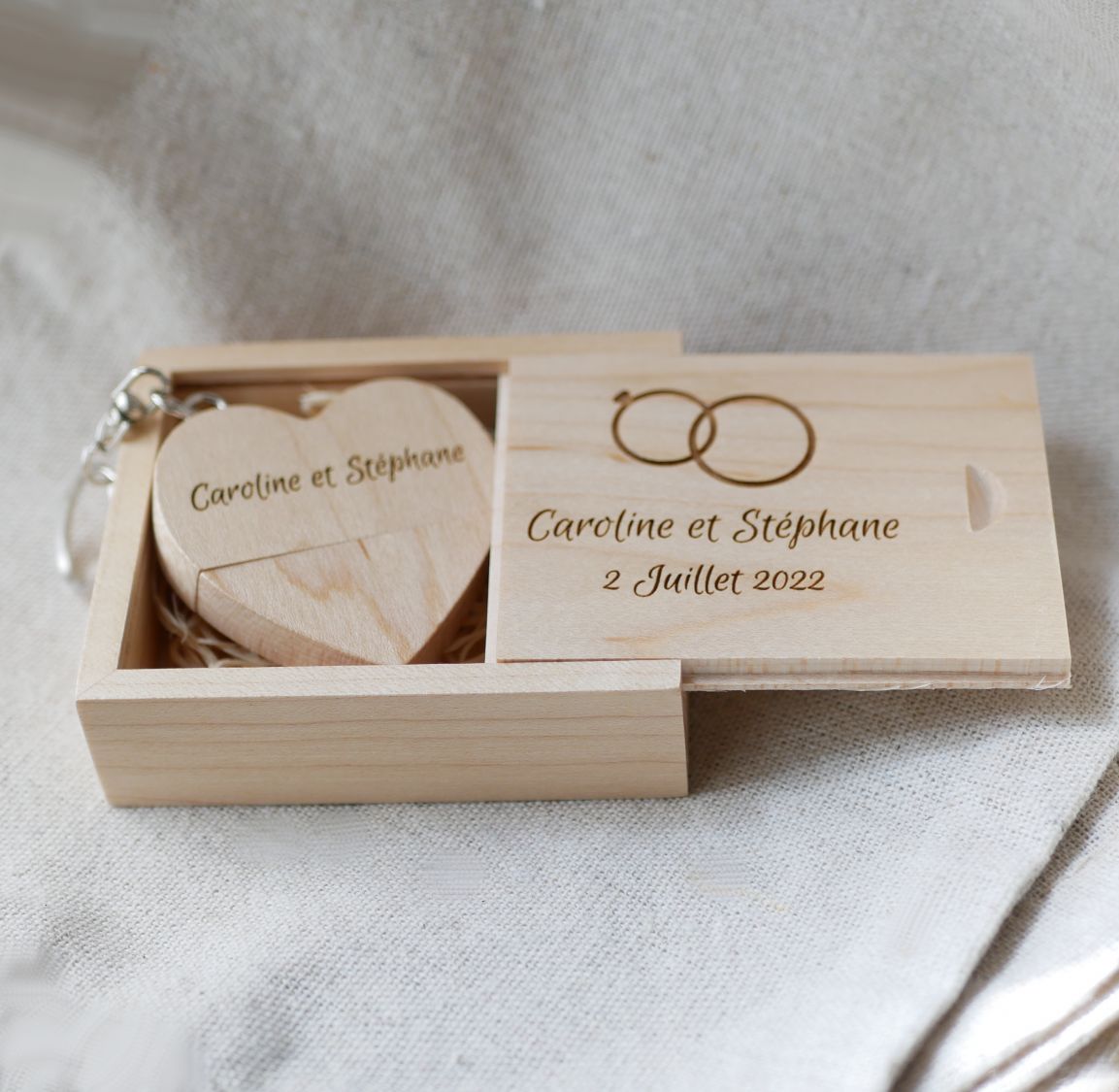 Clé Usb Coeur 128 Go 3.0 dans coffret personnalisé bois clair