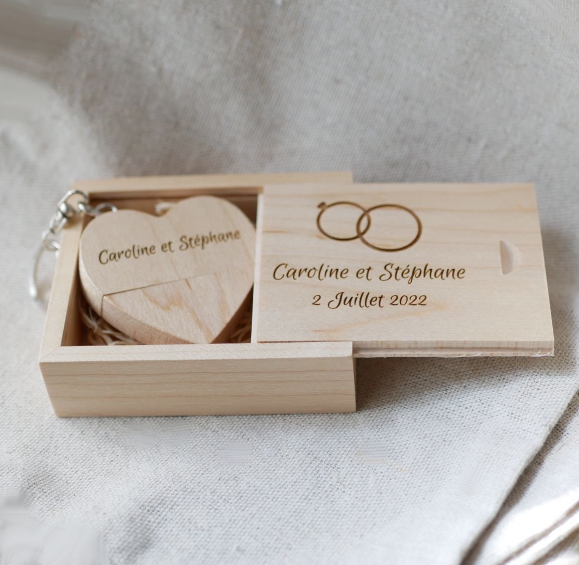 Clé Usb Coeur 128 Go 3.0 dans coffret personnalisé bois clair