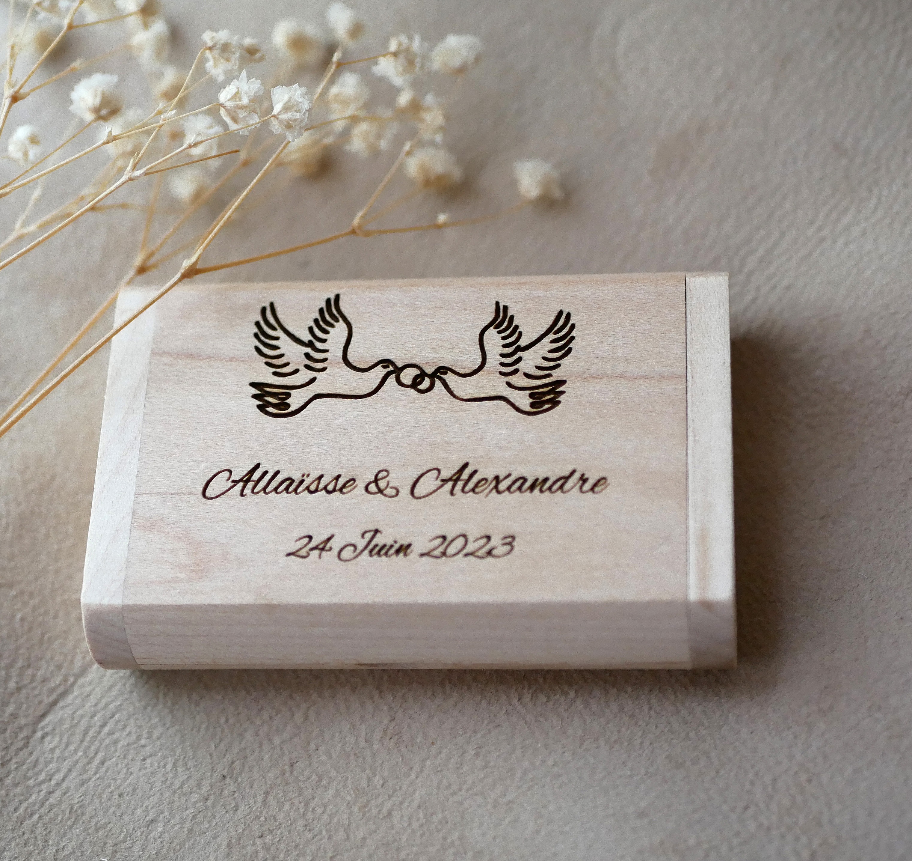 Cl&eacute; Usb grav&eacute;e 32 Go 2.0 dans coffret en bois d'&eacute;rable