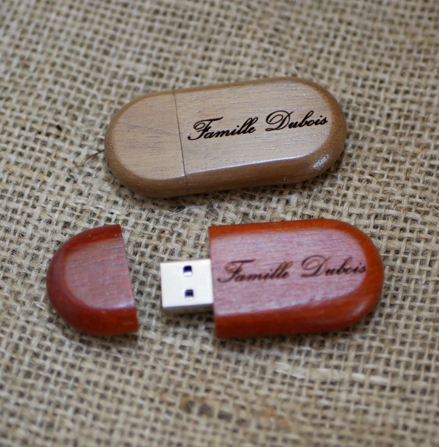 Clé USB ovale à personnaliser par gravure, bois au choix