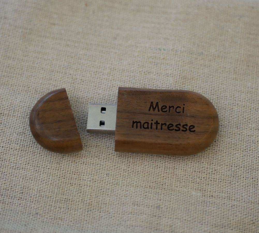 Clé USB ovale à personnaliser par gravure, bois au choix