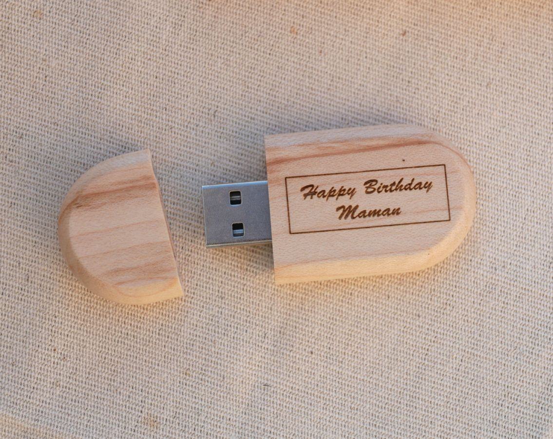 Clé USB ovale à personnaliser par gravure, bois au choix