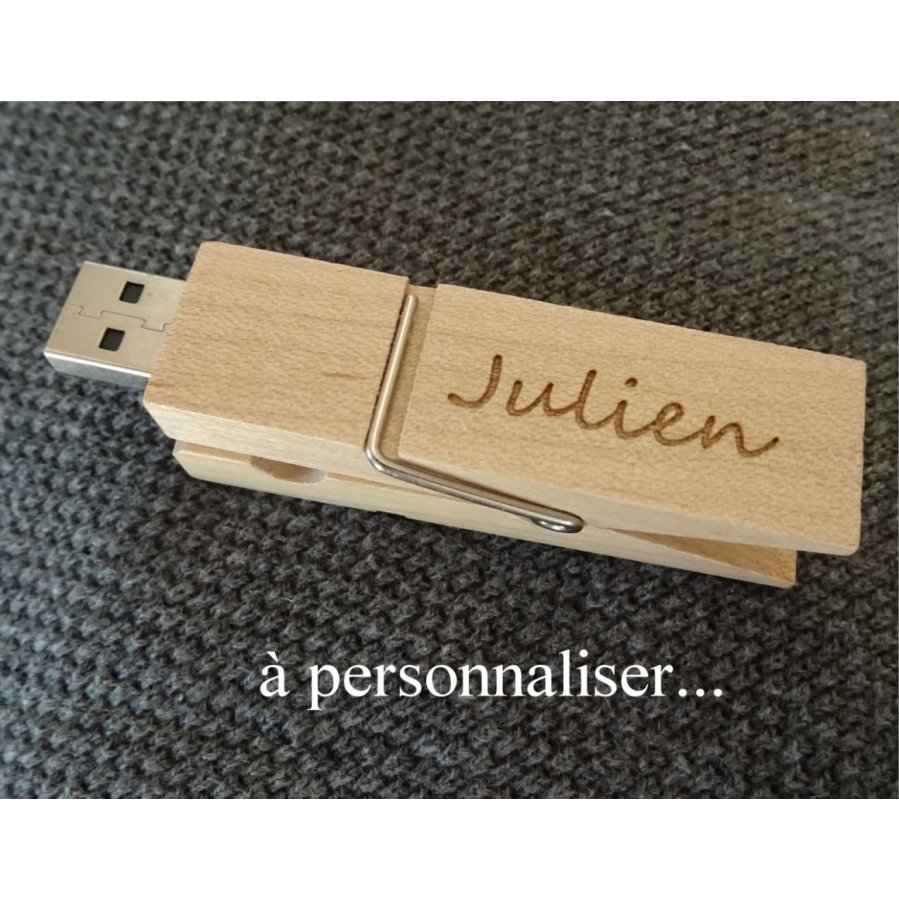 Clé USB pince en bois brut gravée à personnaliser