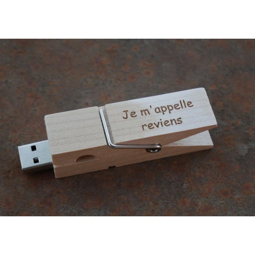 Clé USB pince en bois brut gravée à personnaliser