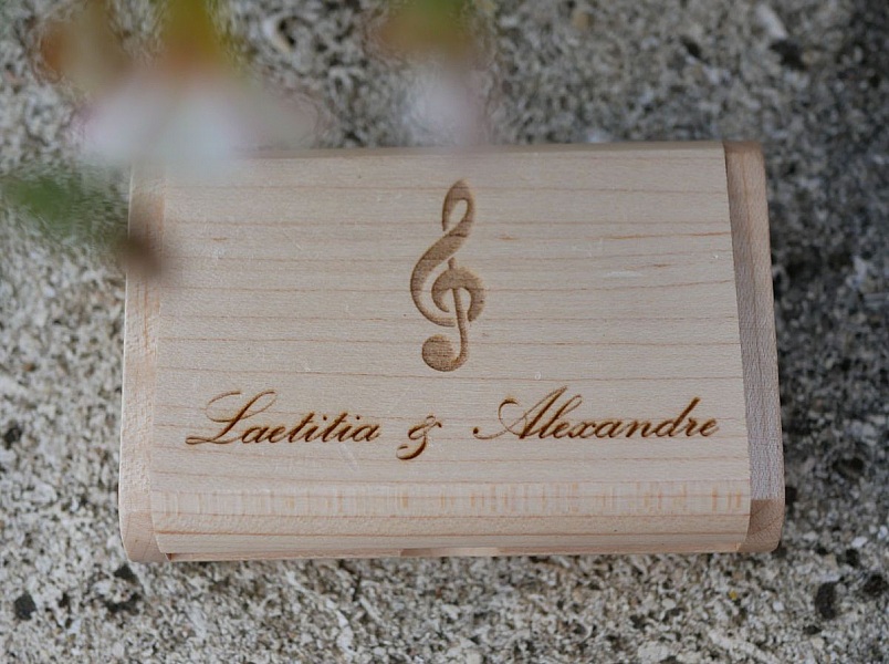 Coffret cl&eacute; Usb 3.0 16 Go &agrave; personnaliser bois clair grav&eacute;