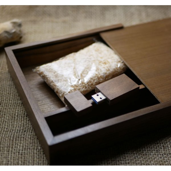 Coffret photo et Clé Usb 3.0 bois noyer 32 Go personnalisable