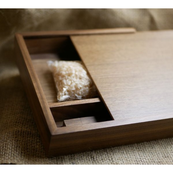Coffret photo et Clé Usb 3.0 bois noyer 32 Go personnalisable